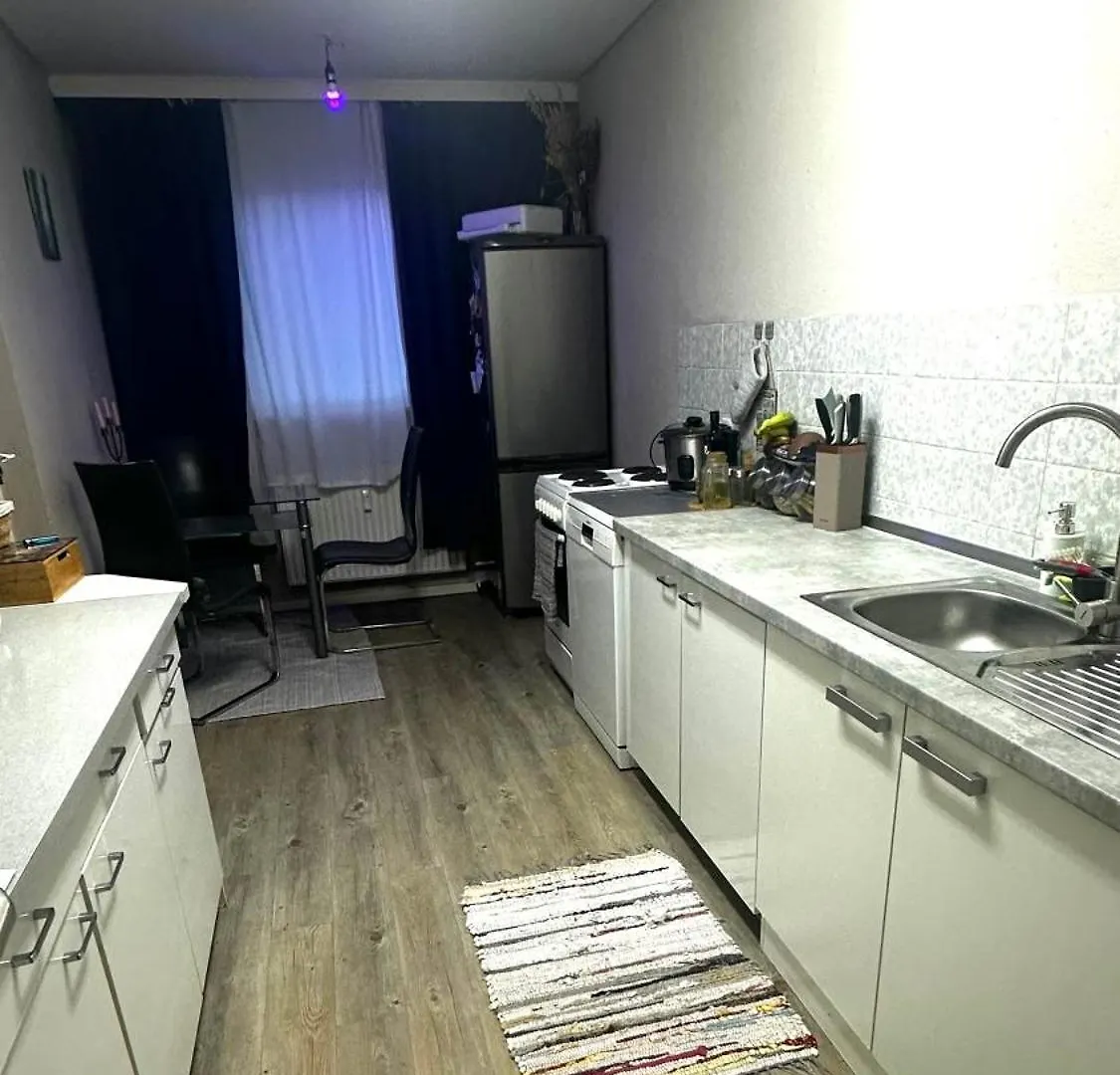 2,5 Zimmer Wohnung In Der Naehe Flughafen Schoenefeld برلين شقة